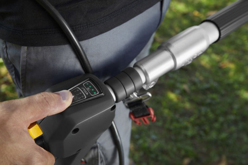 Akumulatora garā kāta dzīvžoga cirpējs Stiga SHP 900 AE (bez akumulatora un lādētāja)