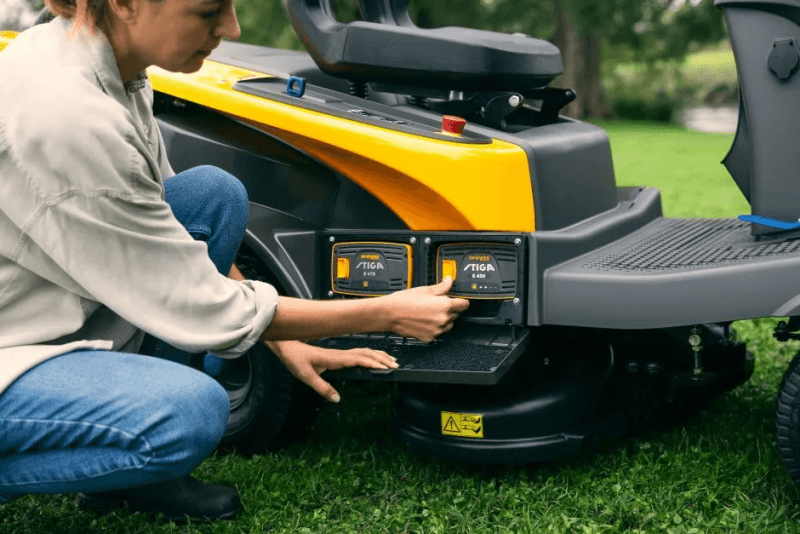 Mauriņa traktors STIGA SWIFT 372e - MD Tehnika