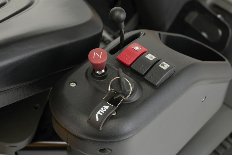 Raideris Stiga PARK 700 WX ( bez pļaušanas iekārtas )