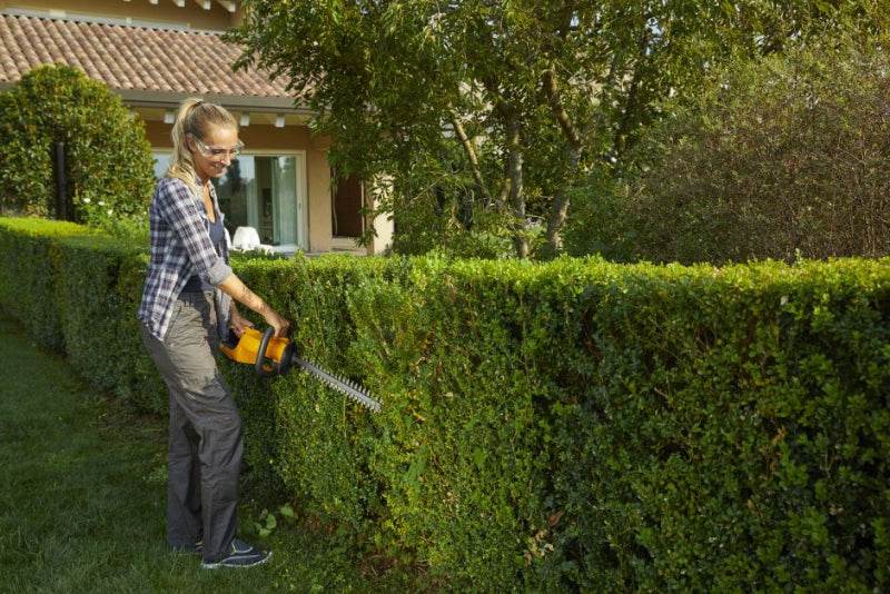 Dzīvžogu šķēres Stiga SHT 100 AE akumulators un lādētājs - MD Tehnika
