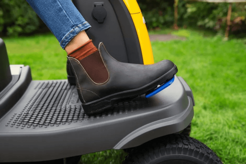 Mauriņa traktors STIGA SWIFT 372e - MD Tehnika